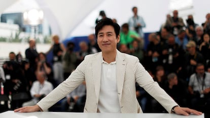 Lee Sun-Kyun posando en 2019 en el festival de cine de Cannes. 