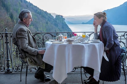 Daniel Day-Lewis y Vicky Krieps en 'El hilo invisible' (2017), de Paul Thomas Anderson