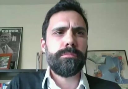 El presidente del Parlament, Roger Torrent, durante una videoconferencia, el pasado 25 de marzo.