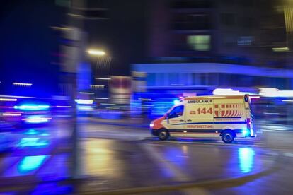 Una ambulancia en Viena el pasado mi&eacute;rcoles.