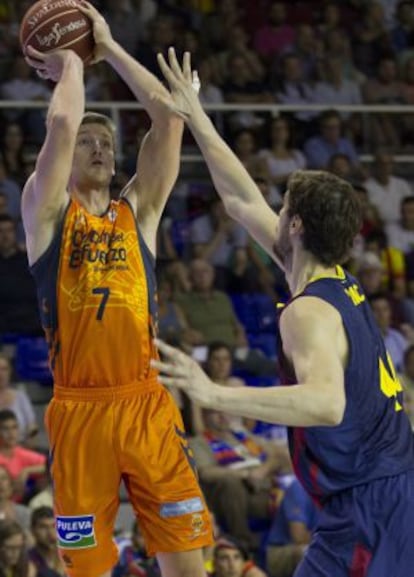 Doellman lanza ante Tomic.