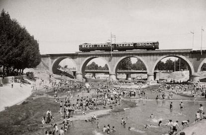 Baños bajo el Puente de los Franceses.