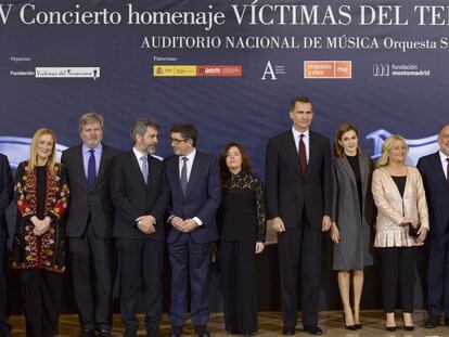 Los Reyes, durante el homenaje a las víctimas del terrorismo de este jueves en Madrid, con motivo del 12º aniversario del 11-M.