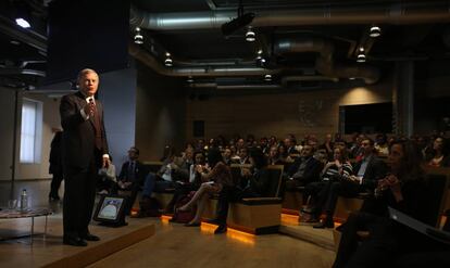 Martin Sorrell durante su intervenci&oacute;n en la charla.