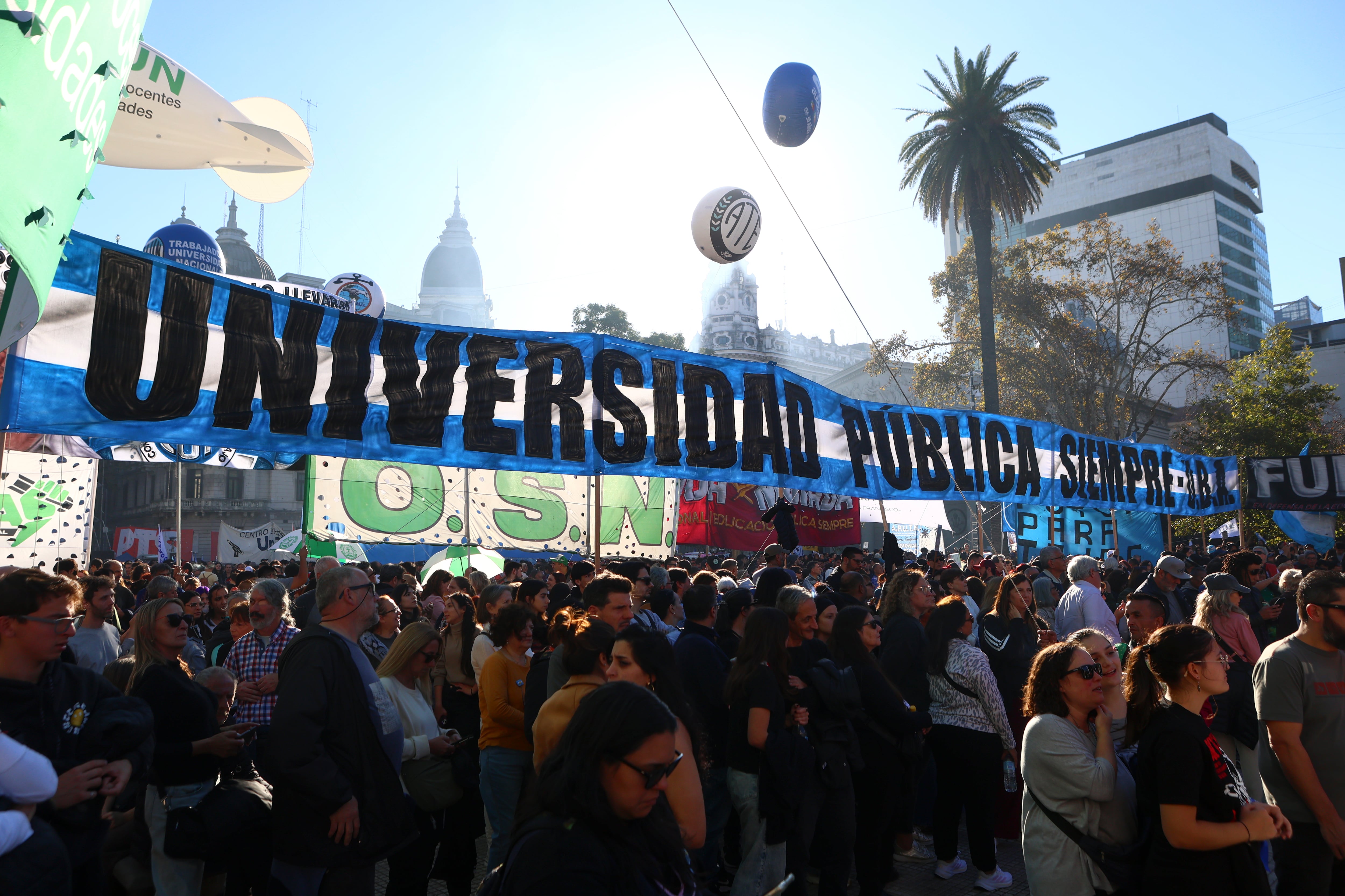 Milei se niega a restituir los fondos recortados a la universidad y la decisión recae en la Corte Suprema