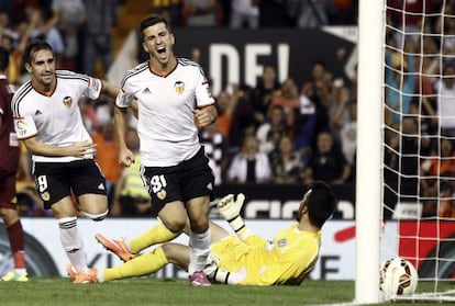 Gayá celebra su gol ante el Córdoba.