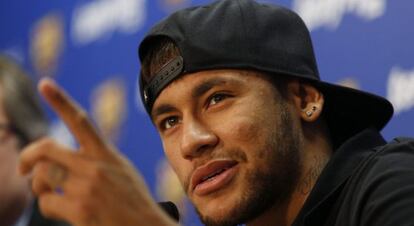 Neymar, durant la roda de premsa aquest dilluns.