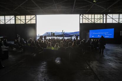 Acto de inauguración en el aeropuerto de Teesside de siete nuevas rutas que conectarán el noreste de Inglaterra con el resto del Reino Unido. La recuperación de este aeropuerto era una de las promesas de los conservadores.