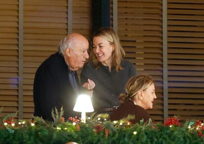 Amancio Ortega, junto con Marta Ortega y Flora Pérez.