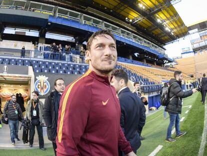 Francesco Totti en el Estadio de la Cer&aacute;mica. 