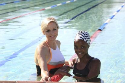 Charlene de Mónaco en la piscina olímpica de su ciudad, en Sudáfrica.