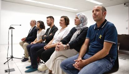 Los seis concejales de Badalona, al inicio del juicio.