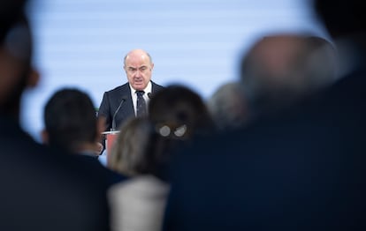 El vicepresidente del BCE, Luis de Guindos, en una conferencia en San Sebastián.