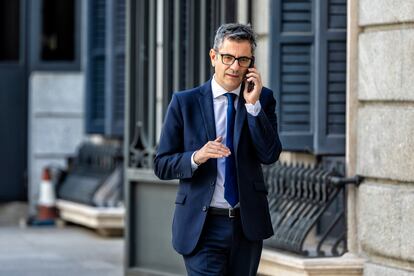 El ministro de la Presidencia y Justicia, Félix Bolaños, el pasado jueves en el patio del Congreso.