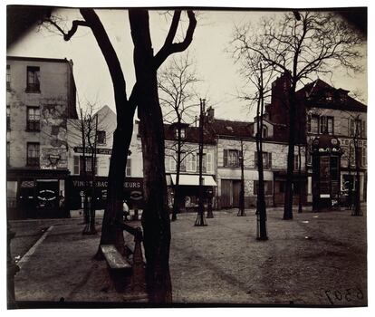 'Plaza de Tertre, Montmartre, XVIII', 1922.