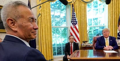 El vicepresidente chino Liu He durante la reunión que mantuvo el viernes con Donald Trump.