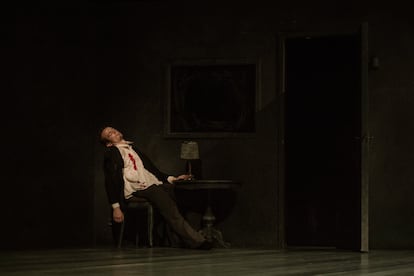 Una escena del espectáculo 'Triptych: The Missing Door, The Lost Room and The Hidden Floor', en los Teatros del Canal.