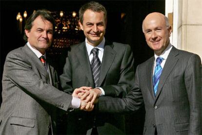 Mas, Zapatero y Duran, antes de su encuentro de hoy en La Moncloa.