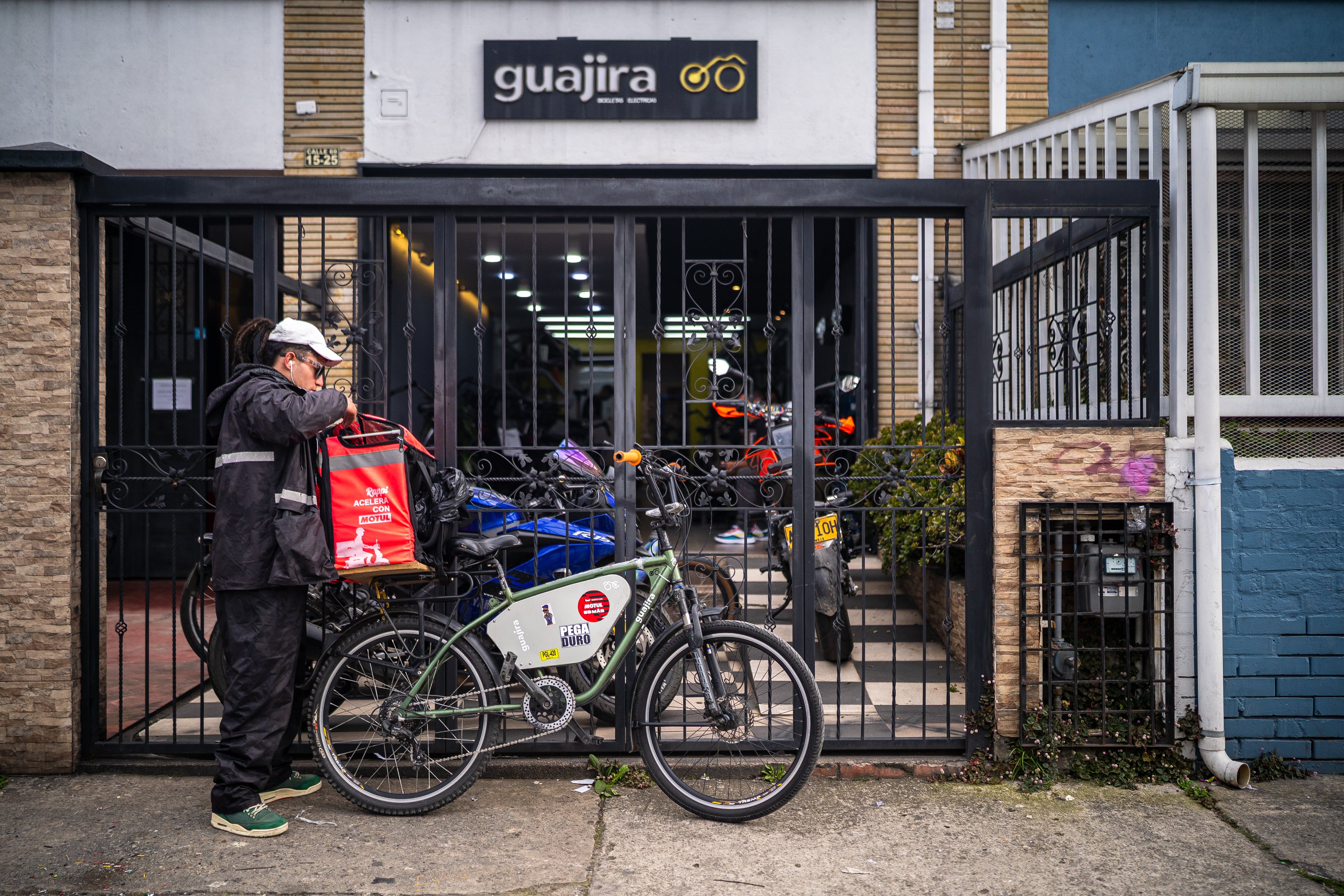 Bicis eléctricas para ayudar a los repartidores y mejorar la movilidad en la capital ciclista de América