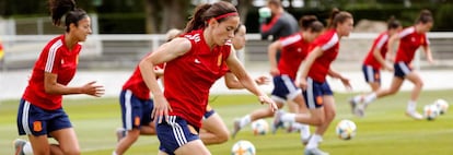 Entrenamiento de la selección femenina de fútbol.