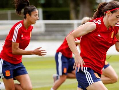 Entrenamiento de la selección femenina de fútbol.