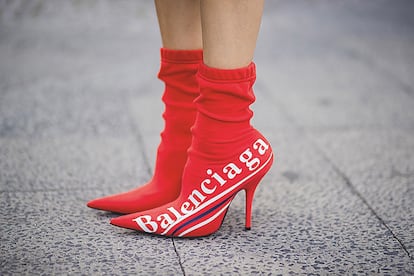 Detalle de street-style de Balenciaga.