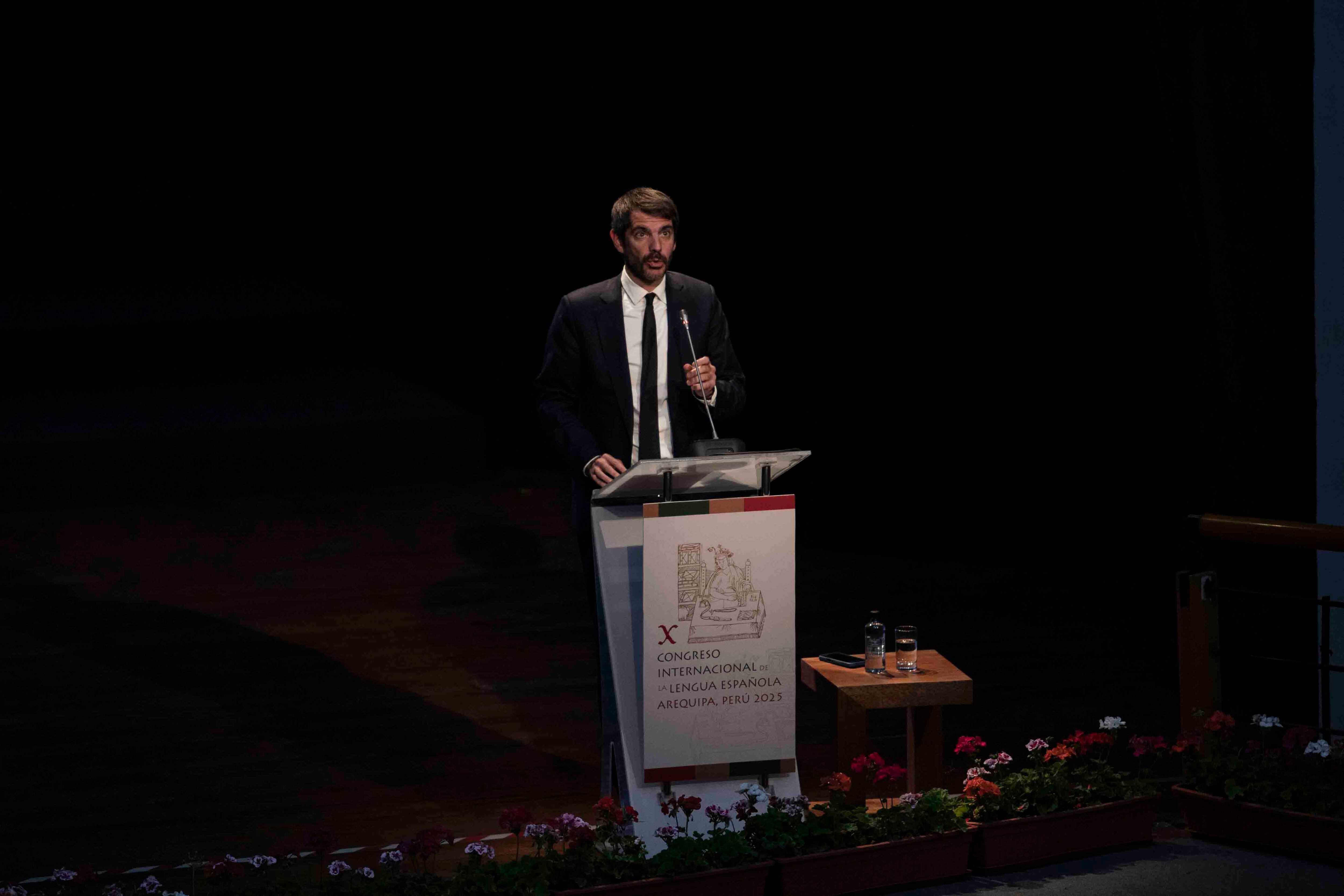 El ministro de Cultura de España, Ernest Urtasun, en el homenaje a Vargas Llosa, este miércoles.