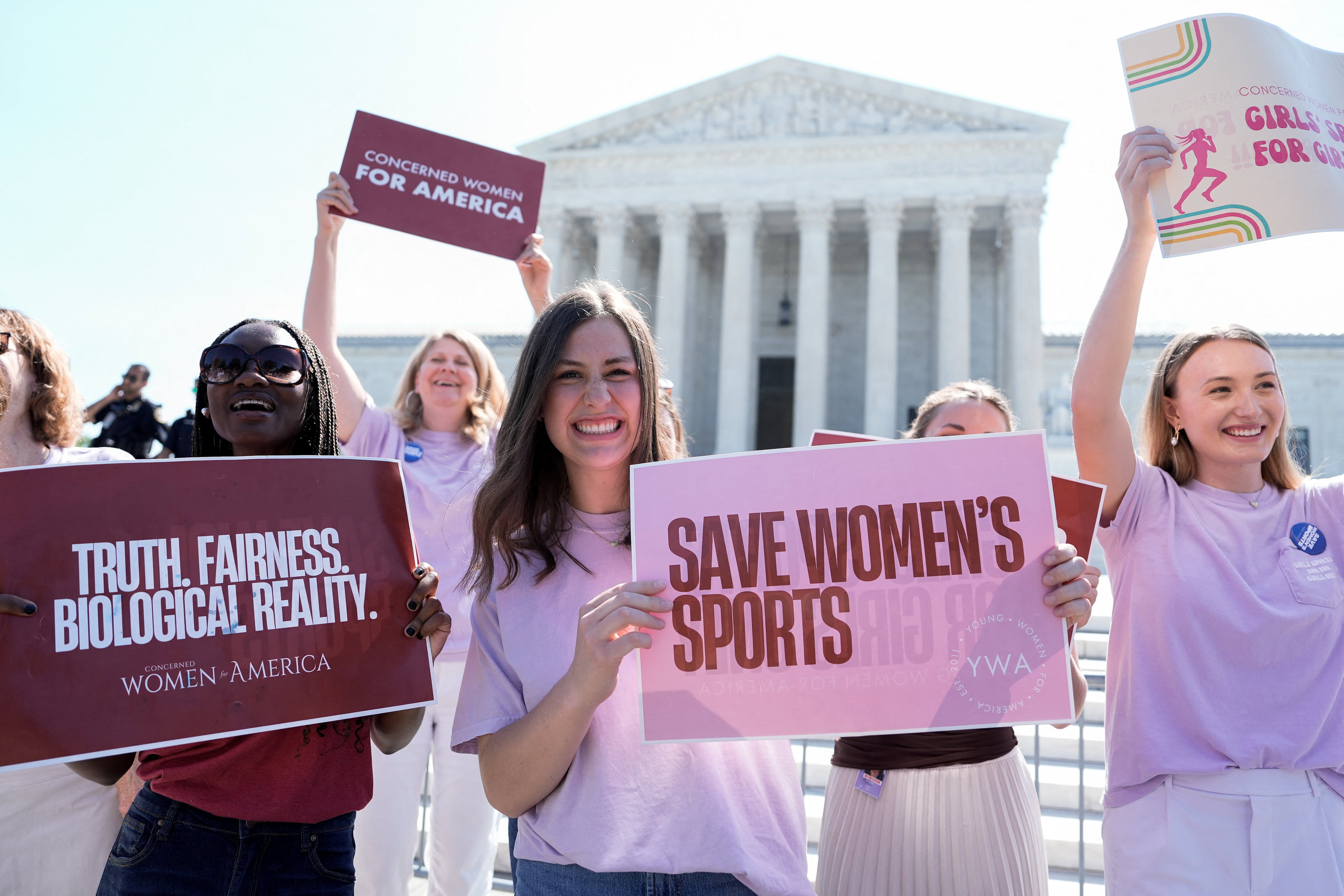 El Supremo de Estados Unidos avala la prohibición a las atletas trans en los deportes femeninos