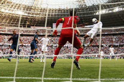 Joleon Lescott adelantaba Inglaterra ante Francia con este testarazo