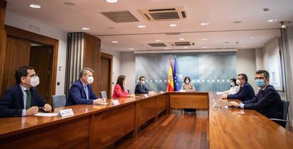 Reunión en el Palacio de la Moncloa entre PSOE y Ciudadanos para hablar de las medidas a adoptar ante futuros repuntes en el contagio del coronavirus.