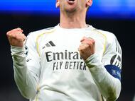 Real Madrid's Federico Valverde celebrates after scoring during a first leg round of 16 Champions League soccer match between Real Madrid and Manchester City in Madrid, Spain, Wednesday, March 11, 2026. (AP Photo/Jose Breton)