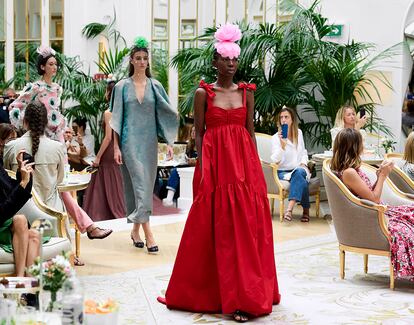 El desfile del diseñador Jorge Vázquez en el Hotel Mandarín Oriental Ritz de Madrid.