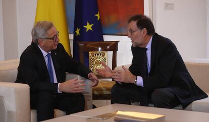 El presidente del Gobierno, Mariano Rajoy recibe en el Palacio de la Moncloa a Jean-Claude Juncker, presidente de la Comisi&oacute;n Europea.  
