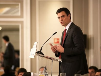 El secretario general del PSOE, Pedro S&aacute;nchez, interviene en los Desayuno Informativos de Europa Press en el Hotel Villamagna.