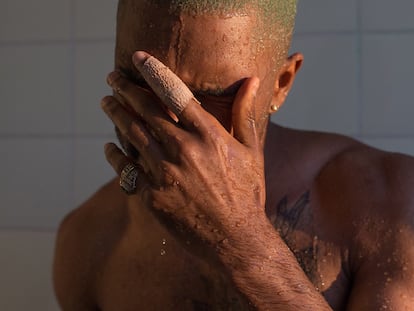 Frank (2015), retrato del cantante Frank Ocean para la portada de su disco 'Blonde'.