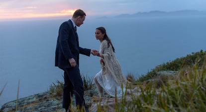 Una pareja de actores (dentro y fuera de la pantalla) de moda: Michael Fassbender y Alicia Vikander. Un director especializado en los dramas románticos como Derek Cianfrance, que repite en esta lista y lo sentimos. Pero, aun así, la cosa no funciona. Demasiado drama para ver en pareja y demasiada intensidad por parte de sus dos actores protagonistas.