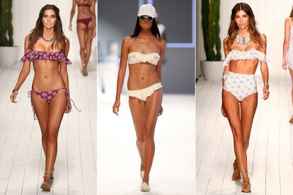 ‘Flamenikinis’ de Tori Praver (izquierda y derecha) y TCN en el centro como tendencia en Bikinis para verano 2016.