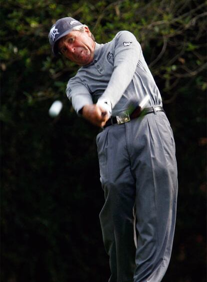 Gary Player, durante su recorrido de ayer.