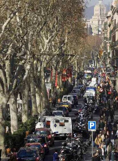 Aspecto de La Rambla durante las fiestas de Navidad.