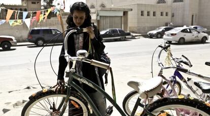 Fotograma de la pel&iacute;cula saud&iacute; &#039;La bicicleta verde&#039;.