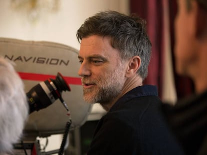 Paul Thomas Anderson, en el rodaje de &#039;El hilo invisible&#039;.