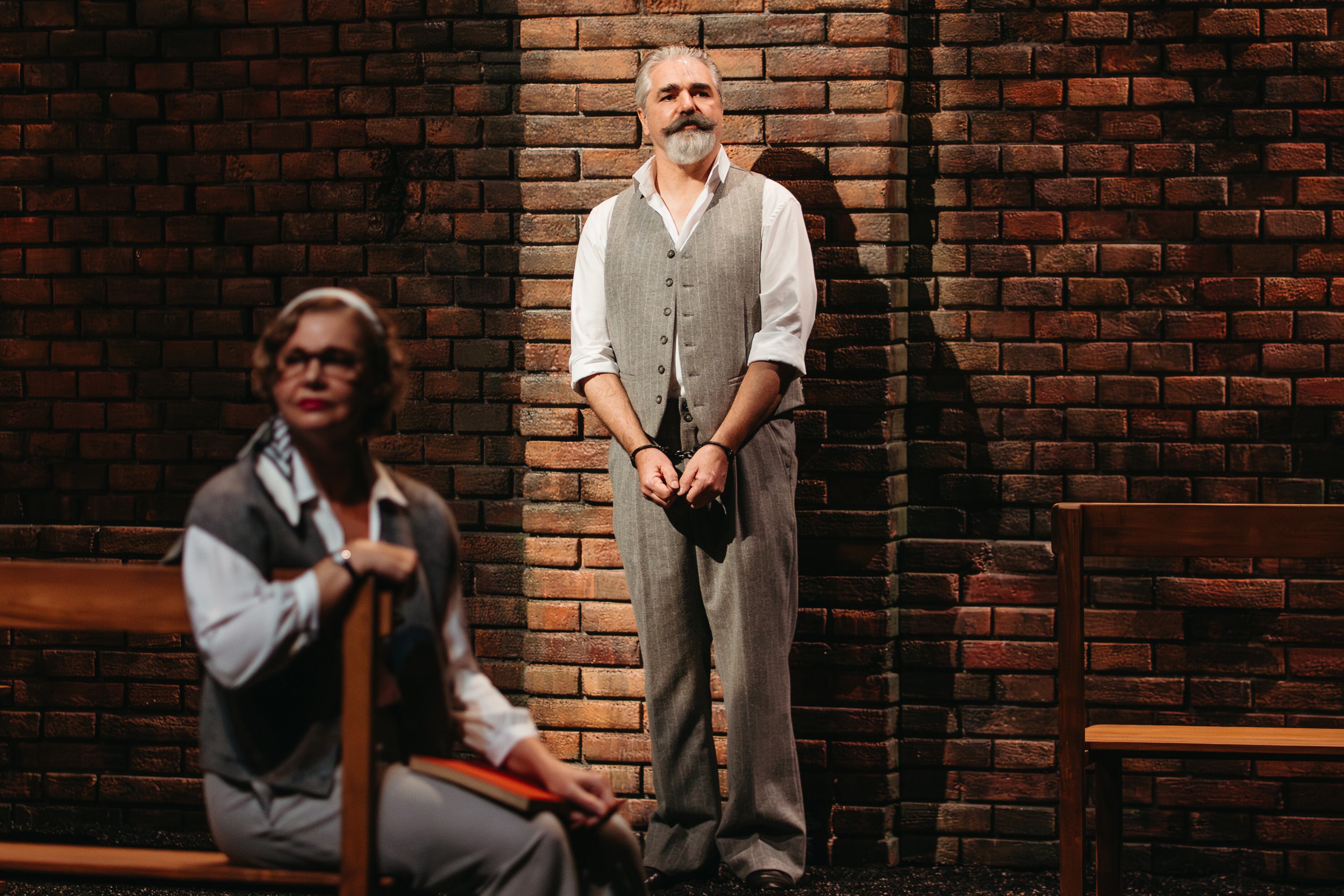 Lidia Otón y Ernesto Arias, en una escena de 'Francisco Ferrer. ¡Viva la Escuela Moderna!'.