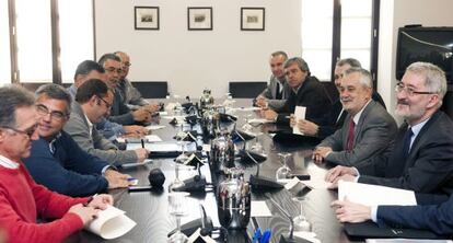 José Antonio Griñán, en un momento de la reunión con Navantia.