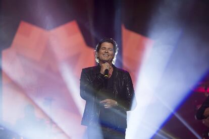 Carlos Vives, Mención Especial del Jurado a Premio Ondas Nacional de Música cierra la gala con su actuación.