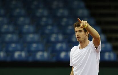 Andy Murray en un entrenamiento en Gante.