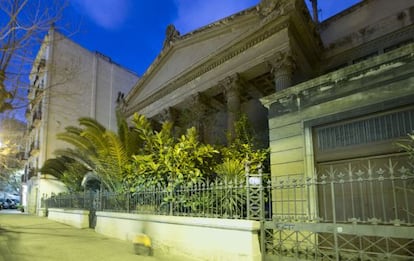 Edificio necoclásico de la calle Bailén de Barcelona, incluido en la operación de permuta de edificabilidad con la torre del Deutche Bank