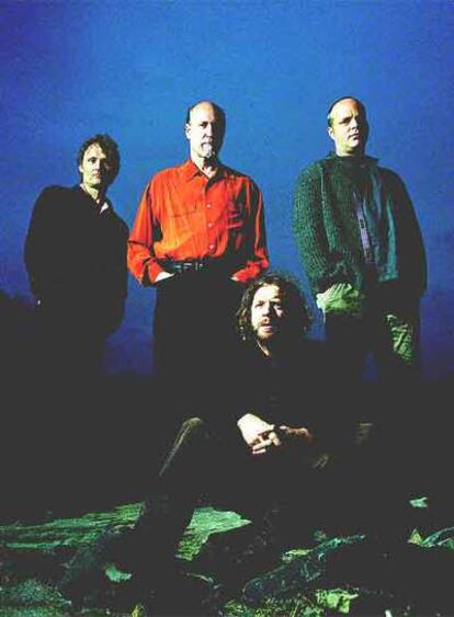 Chris Wood, John Scofield, Billy Martin y John Medeski (de izquierda a derecha).