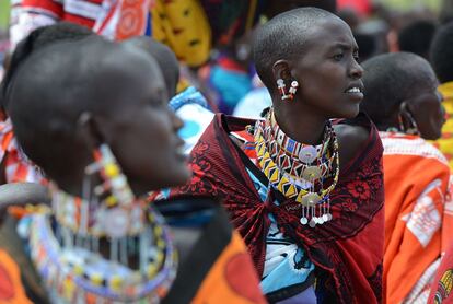 Mujeres de la tribu Maasai durante una reunión sobre la ablación en Enkorika, Nairobi (Kenia).