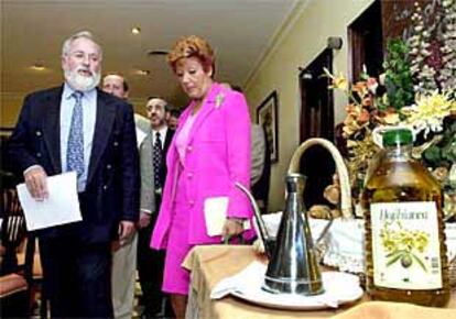 Miguel Arias Cañete en un curso sobre encefalopatías esponjiformes en la Universidad Rey Juan Carlos en Ronda.