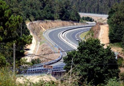 Tramo de la autopista Santiago-Lalín desde el municipio coruñés de Boqueixón.